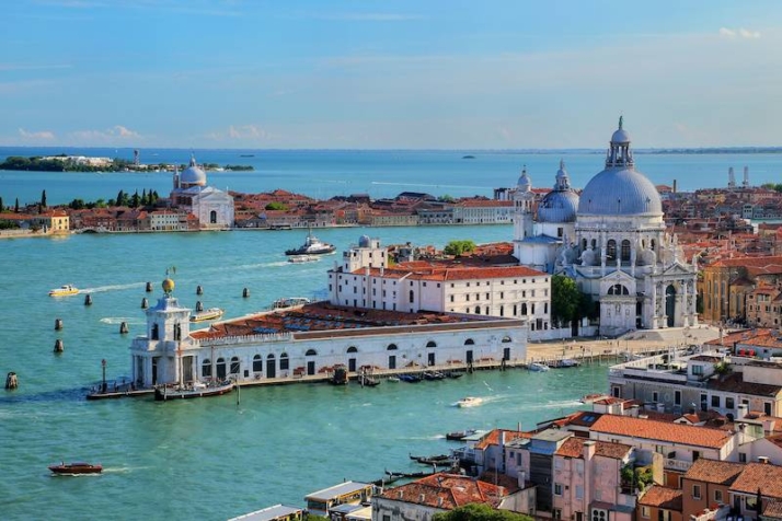 punta-della-dogana-venice